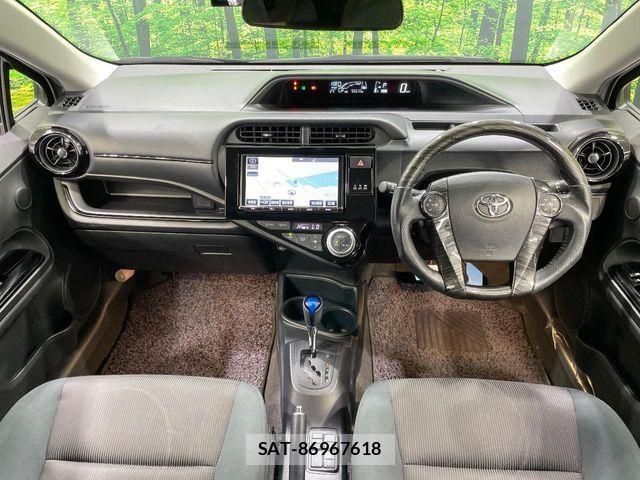 Toyota AQUA 2017-02 8312996-3
