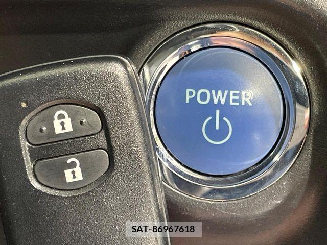 Toyota AQUA 2017-02 8312996-7
