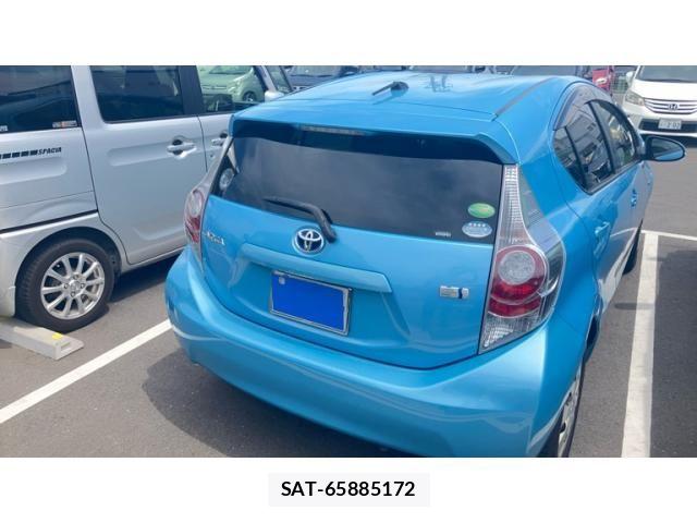 Toyota AQUA 2013-03 8313036-9