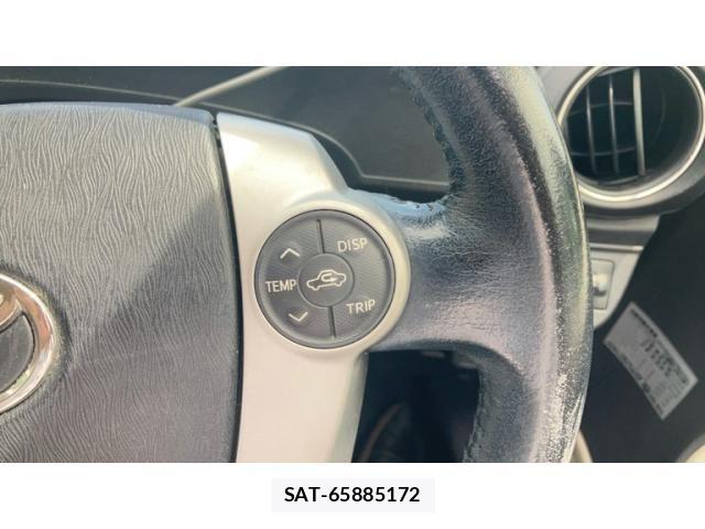 Toyota AQUA 2013-03 8313036-18