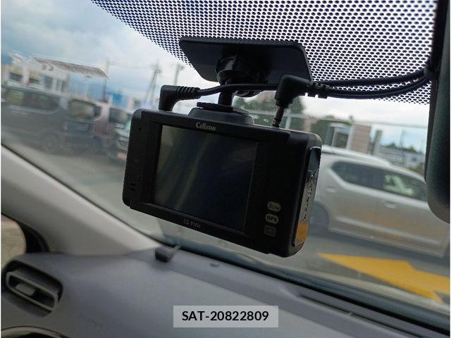 Toyota AQUA 2021-11 8312987-21