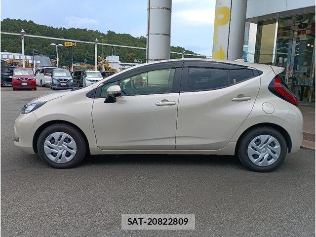 Toyota AQUA 2021-11 8312987-3