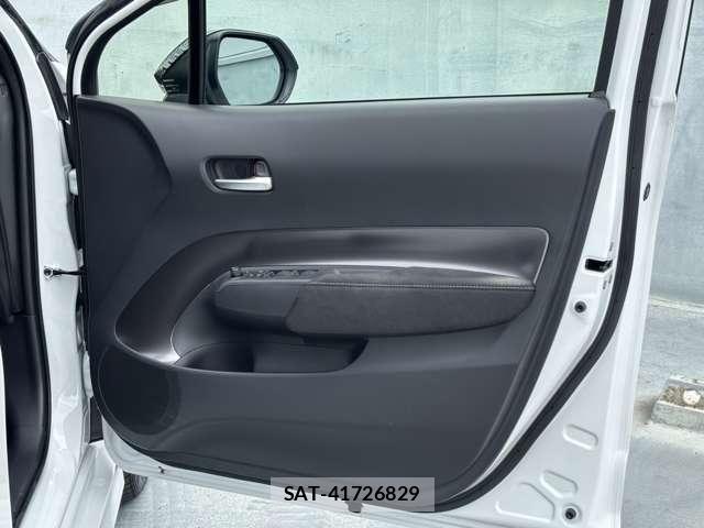 Toyota AQUA 2025-03 8312940-13