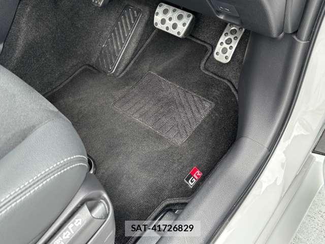Toyota AQUA 2025-03 8312940-17