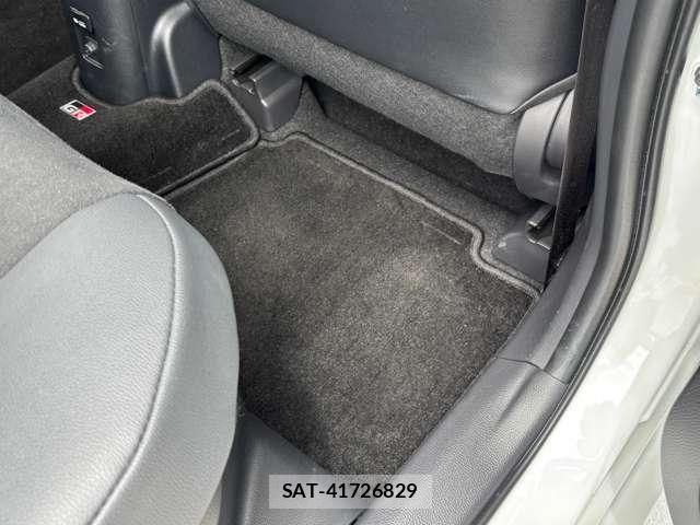 Toyota AQUA 2025-03 8312940-22