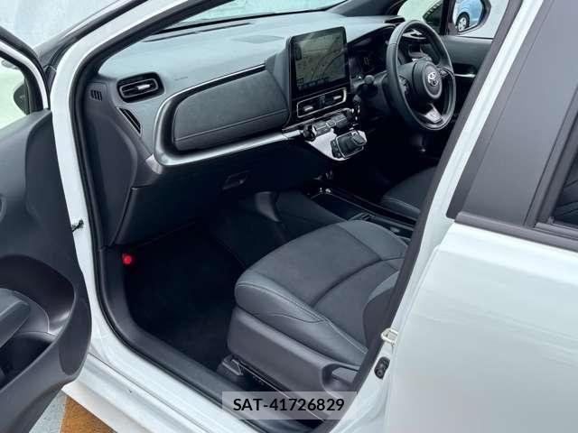 Toyota AQUA 2025-03 8312940-23