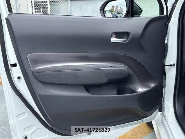 Toyota AQUA 2025-03 8312940-24