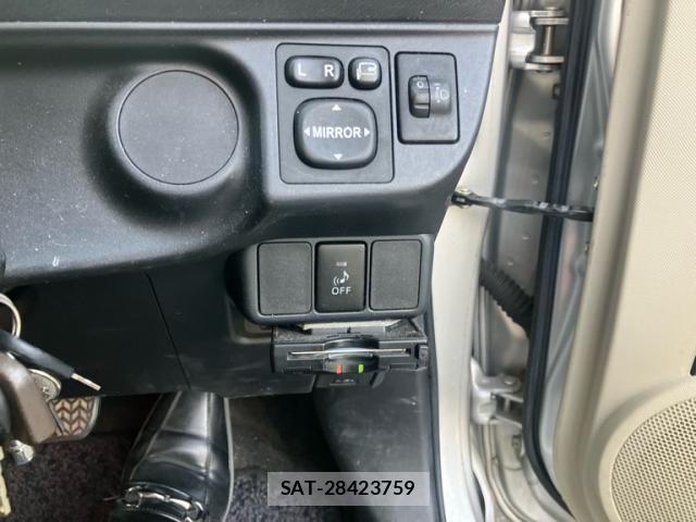 Toyota AQUA 2012-06 8313050-13