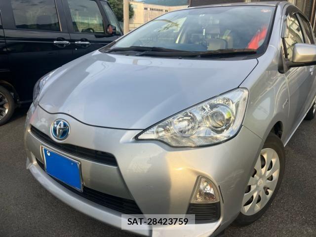 Toyota AQUA 2012-06 8313050-1
