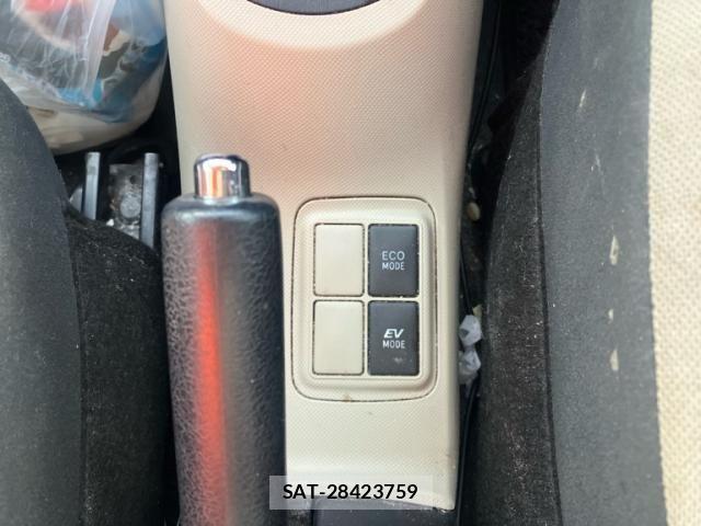 Toyota AQUA 2012-06 8313050-19