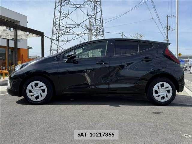 Toyota AQUA 2024-05 8312957-10
