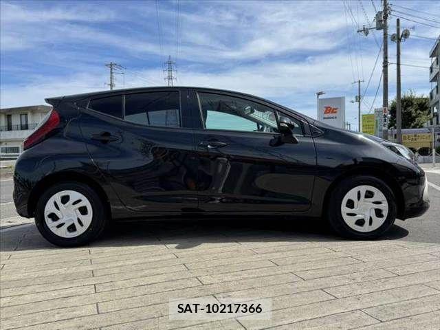 Toyota AQUA 2024-05 8312957-11