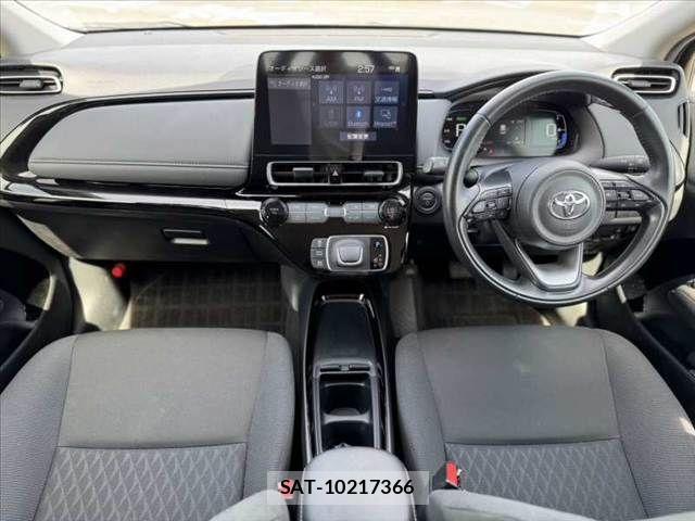 Toyota AQUA 2024-05 8312957-1