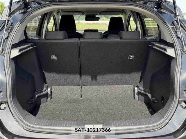 Toyota AQUA 2024-05 8312957-19