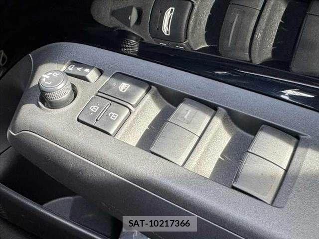 Toyota AQUA 2024-05 8312957-24