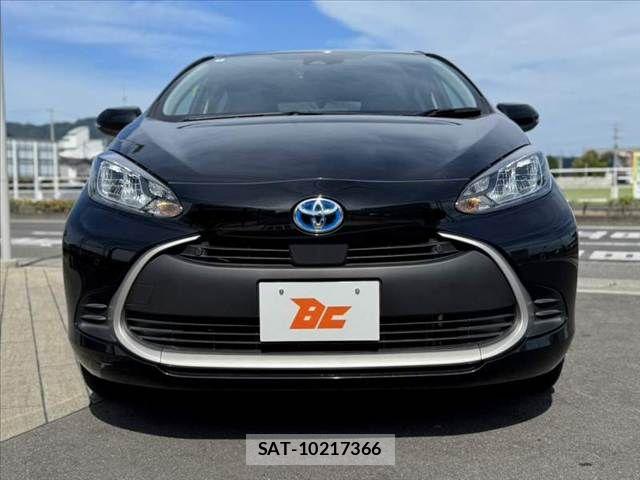 Toyota AQUA 2024-05 8312957-8