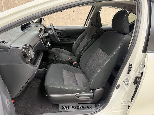 Toyota AQUA 2019-10 8312977-9