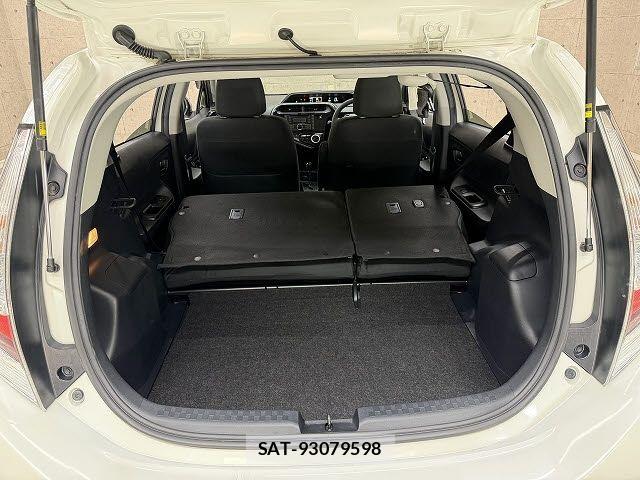Toyota AQUA 2019-10 8312977-10