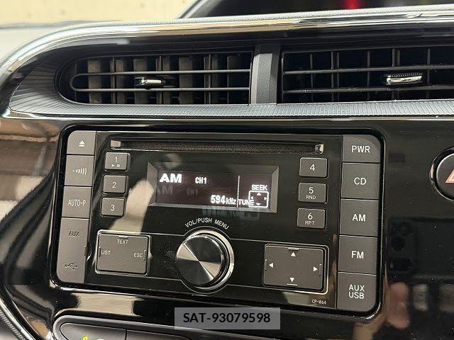 Toyota AQUA 2019-10 8312977-11