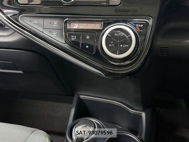 Toyota AQUA 2019-10 8312977-12