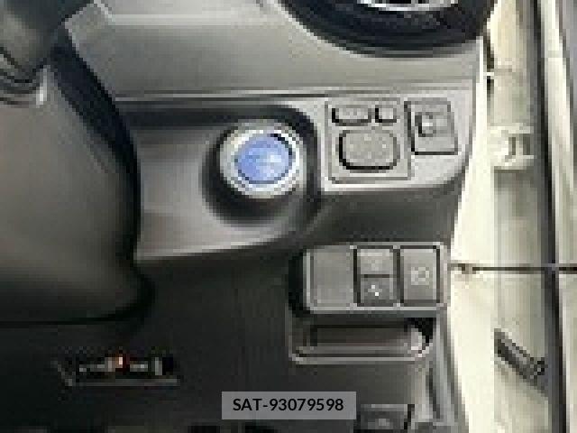 Toyota AQUA 2019-10 8312977-14