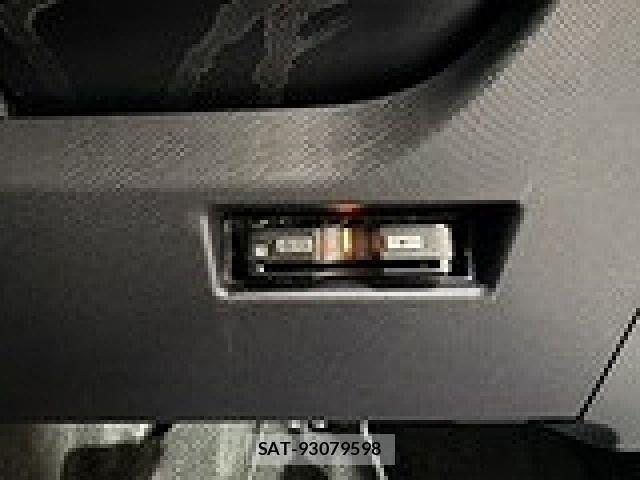 Toyota AQUA 2019-10 8312977-15