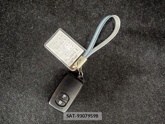 Toyota AQUA 2019-10 8312977-18