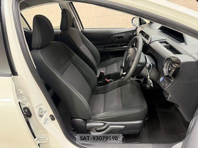Toyota AQUA 2019-10 8312977-8