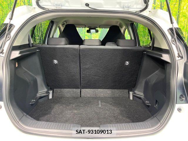 Toyota AQUA 2023-07 8312965-9