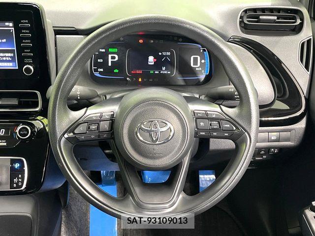 Toyota AQUA 2023-07 8312965-10
