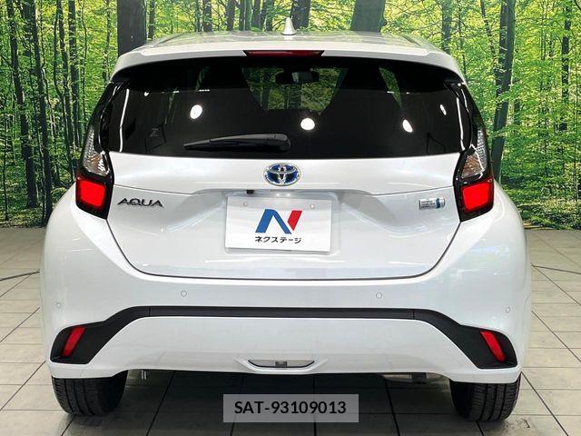 Toyota AQUA 2023-07 8312965-14