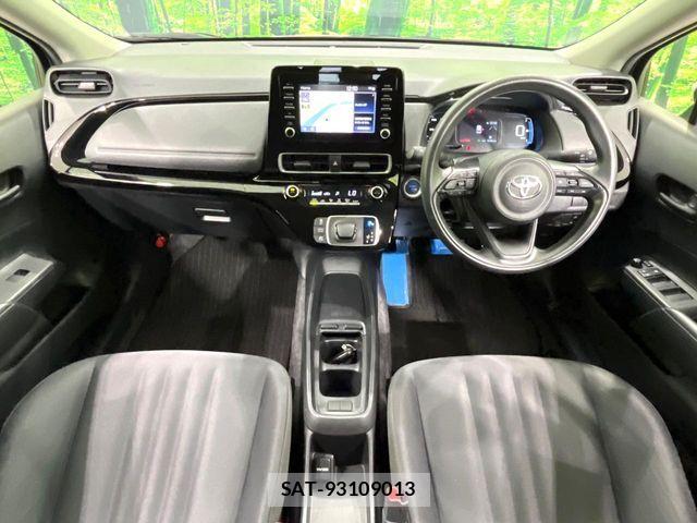Toyota AQUA 2023-07 8312965-1