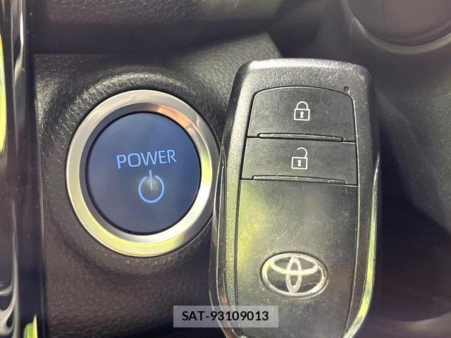 Toyota AQUA 2023-07 8312965-6