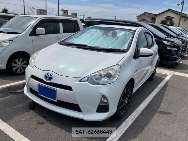 Toyota AQUA 2014-01 8313022-0