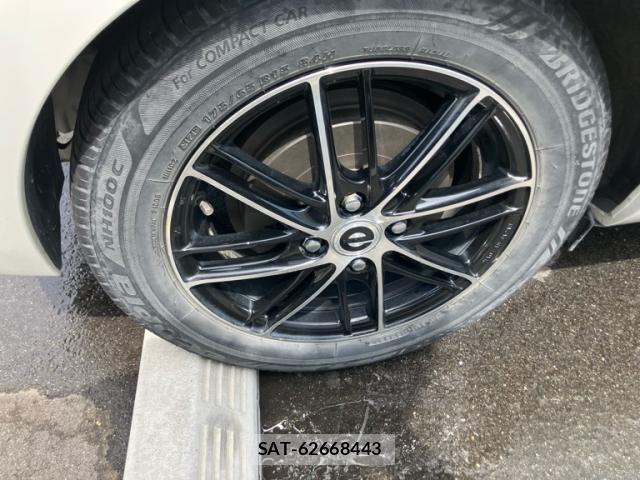 Toyota AQUA 2014-01 8313022-9