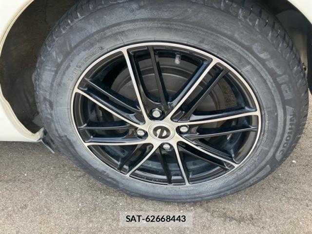 Toyota AQUA 2014-01 8313022-10