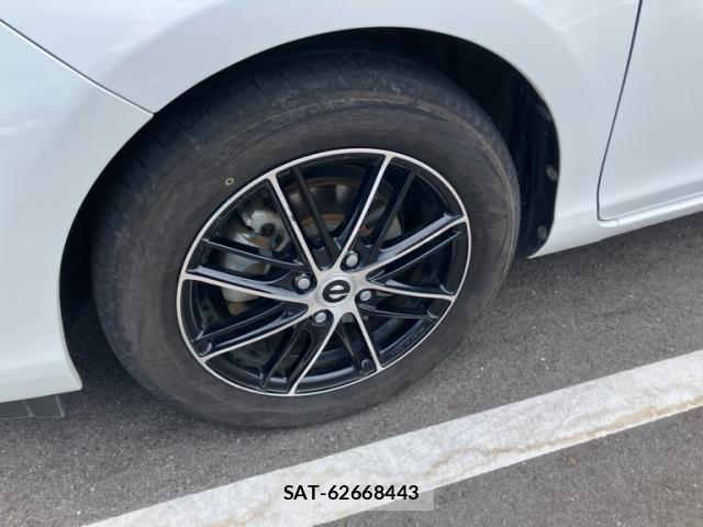 Toyota AQUA 2014-01 8313022-11