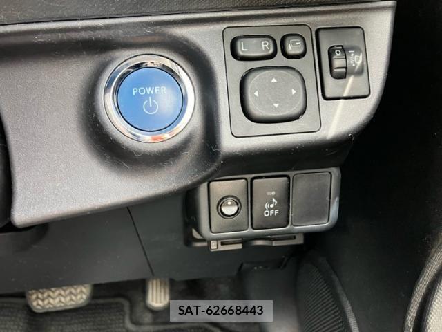 Toyota AQUA 2014-01 8313022-15