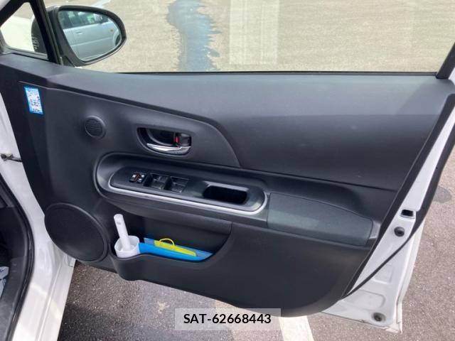 Toyota AQUA 2014-01 8313022-22