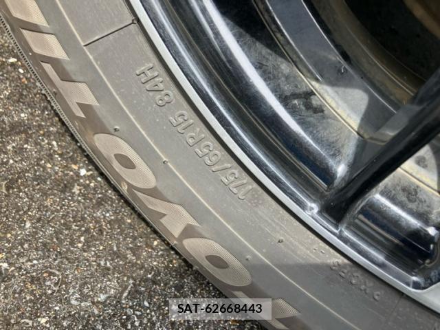 Toyota AQUA 2014-01 8313022-8