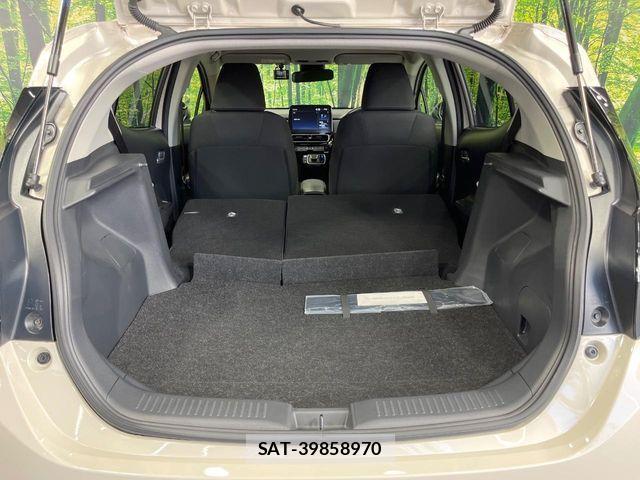 Toyota AQUA 2022-08 8312975-9