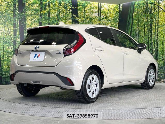 Toyota AQUA 2022-08 8312975-16
