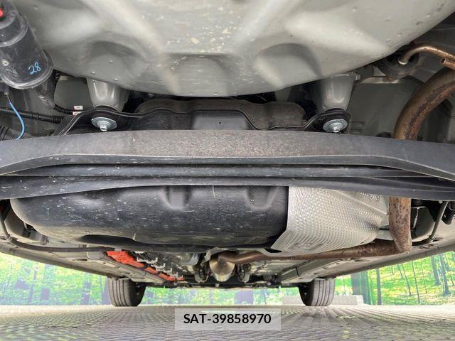 Toyota AQUA 2022-08 8312975-18