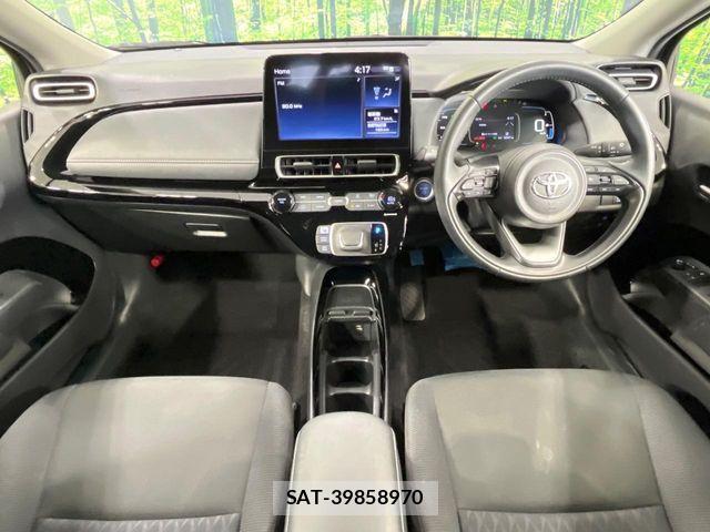Toyota AQUA 2022-08 8312975-1
