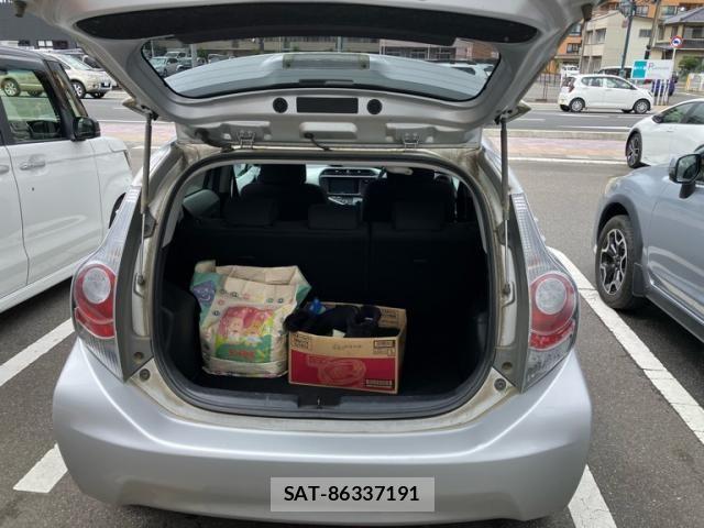 Toyota AQUA 2012-03 8313040-12