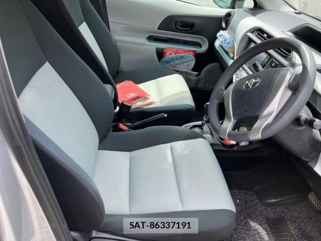 Toyota AQUA 2012-03 8313040-14