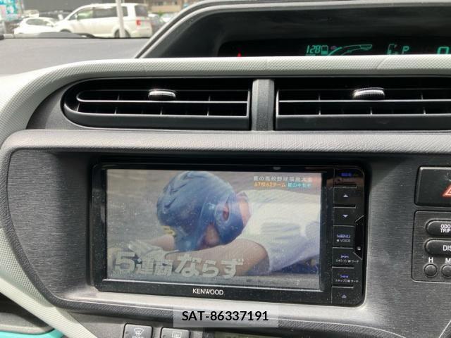 Toyota AQUA 2012-03 8313040-18