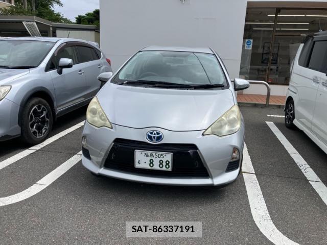 Toyota AQUA 2012-03 8313040-1