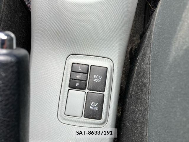 Toyota AQUA 2012-03 8313040-21