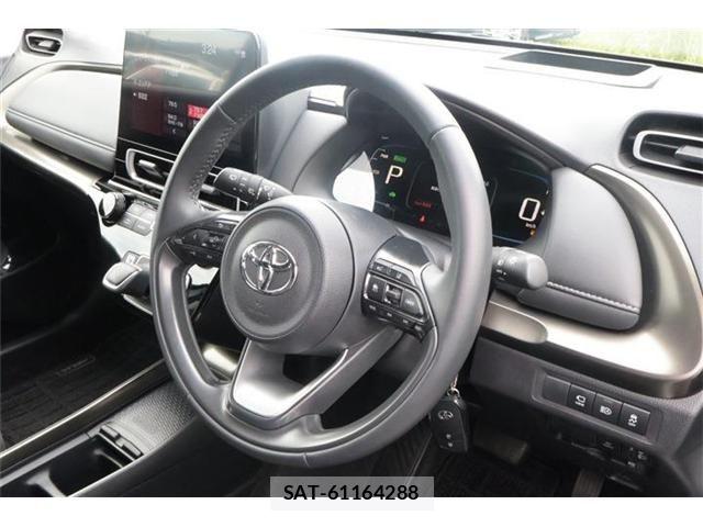 Toyota AQUA 2025-02 8312939-9